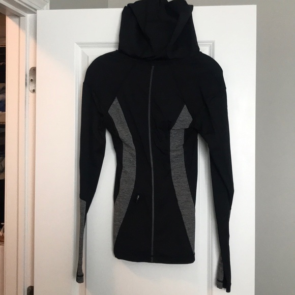 Lululemon hooded top - Picture 3 of 4